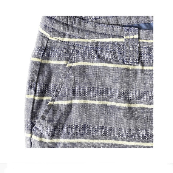 GAP Linen Blend shorts with front and back pockets  drawstring closure 4" - Picture 8 of 8